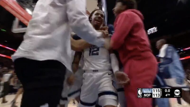 Ja Morant mobbed by Grizzlies teammates after game-winner against Pelicans