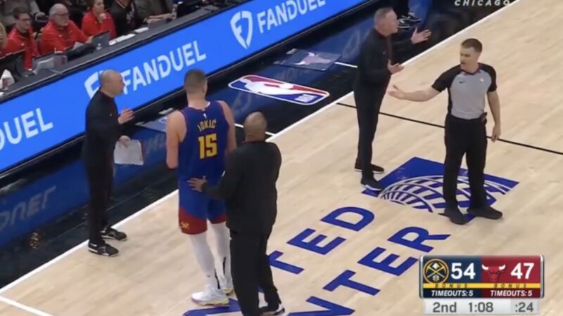 Nikola Jokic getting ejected from a Bulls-Nuggets game