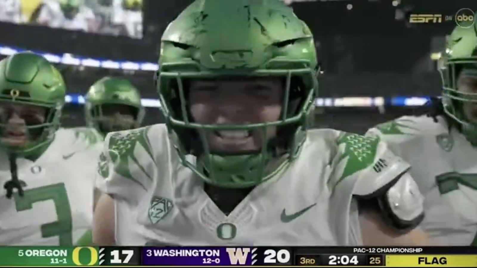 Oregon lineman Jackson Powers-Johnson celebrating a touchdown