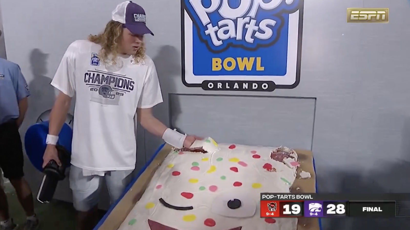 Pop Tarts Bowl Shenanigans Have Gone Completely Viral   Pop Tarts Bowl Kansas State 