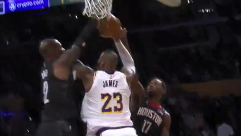 LeBron James Sends Internet Into Frenzy With Wild 360 Layup