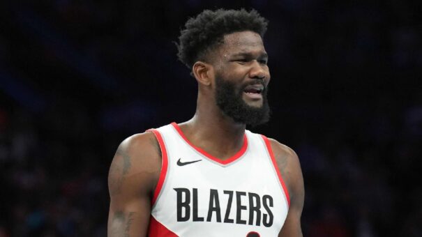 deandre ayton shoes 2021