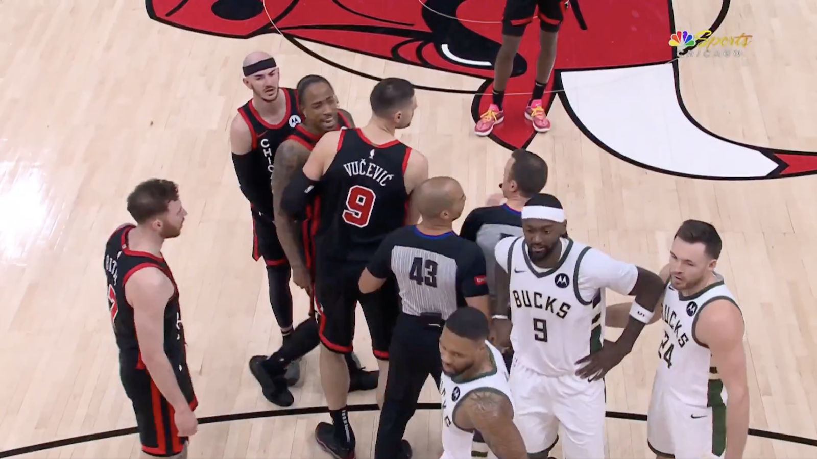 DeMar Derozan and Bobby Portis get into an argument during Bucks-Bulls game