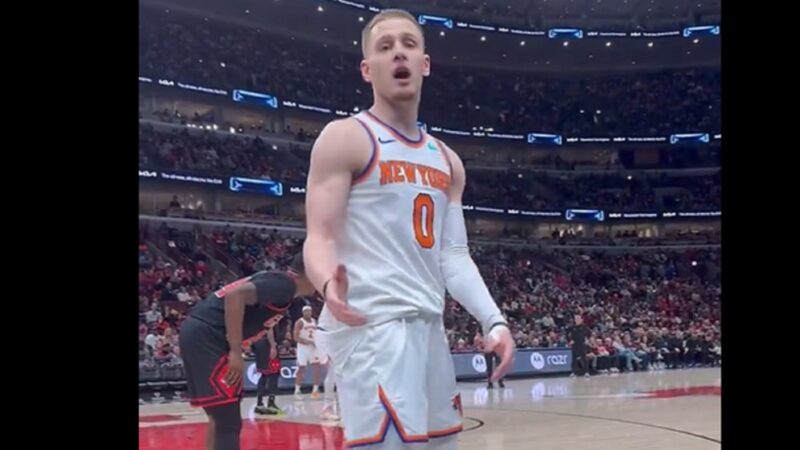 Donte Divincenzo looks at a fan