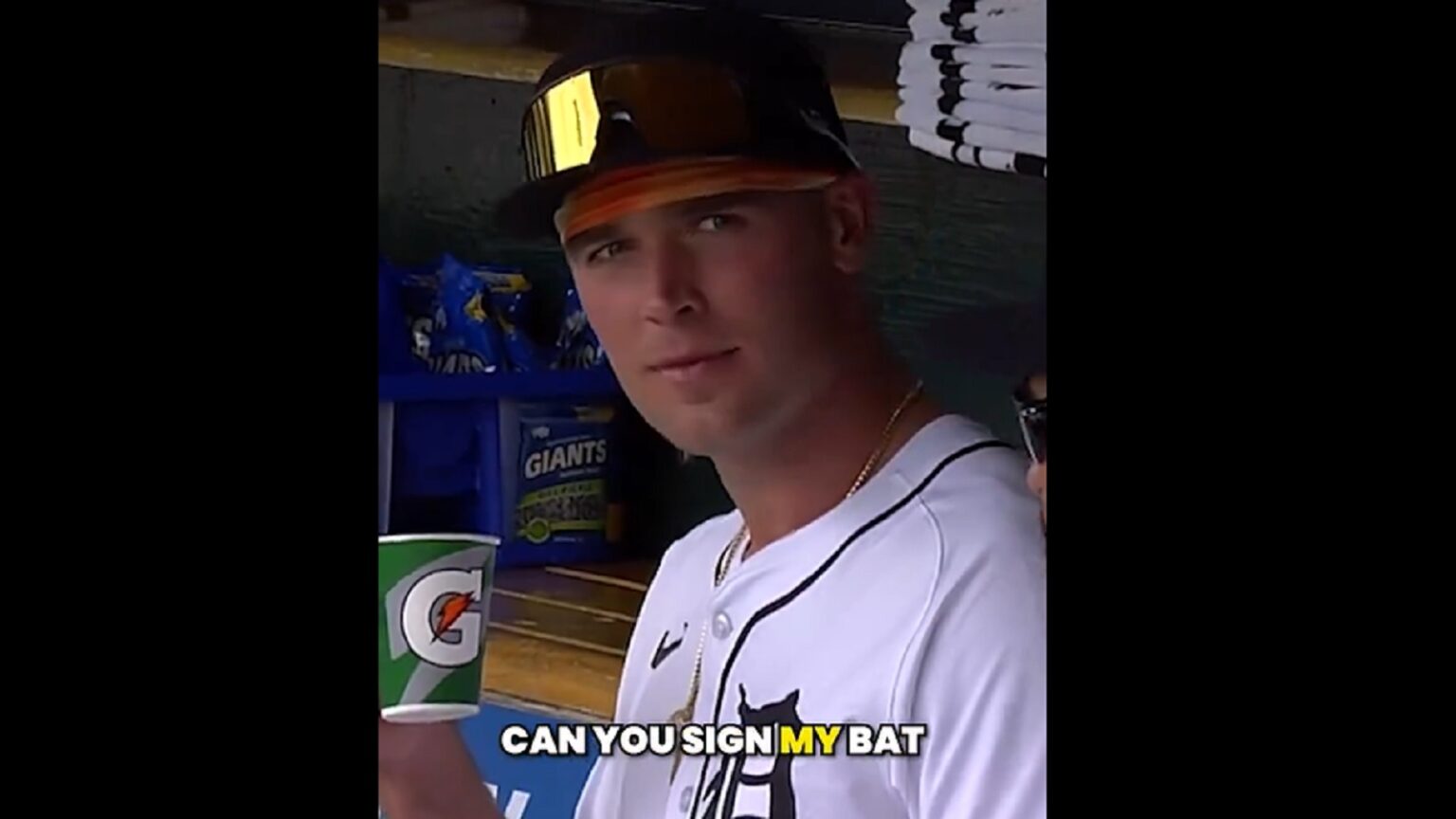 Tigers fan had epic line for Kerry Carpenter during autograph request