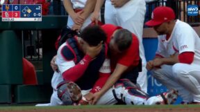 Willson Contreras in pain