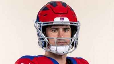 Daniel Jones in a helmet