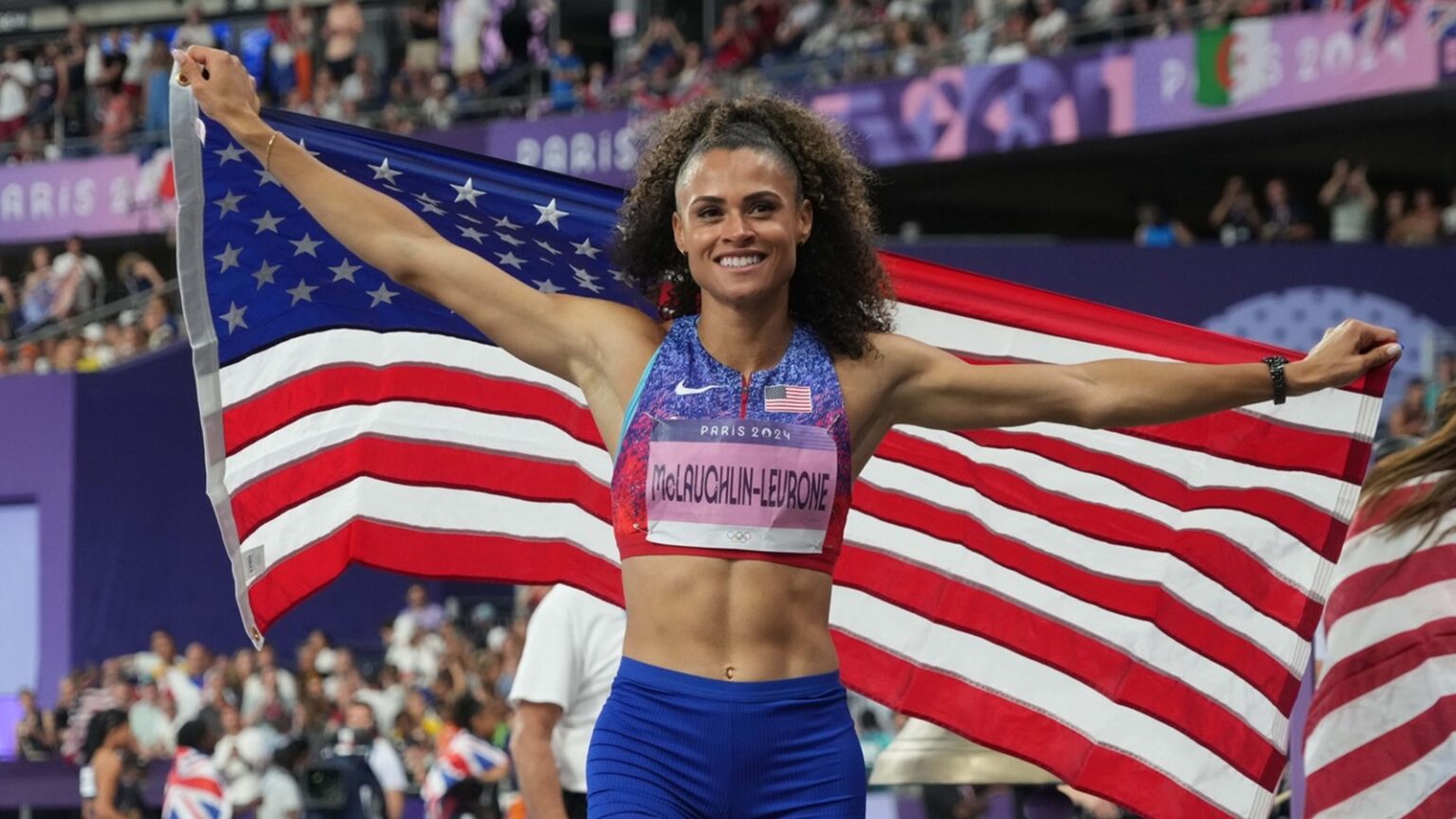 Crazy photo shows how dominant Team USA was in women's 4x400 relay win