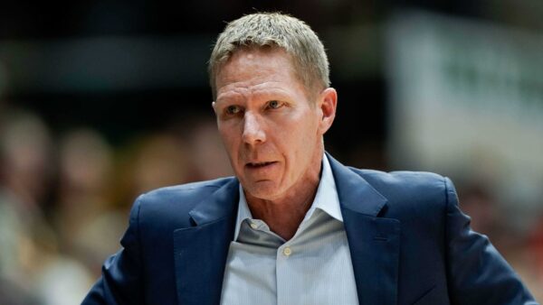 Mark Few during a game