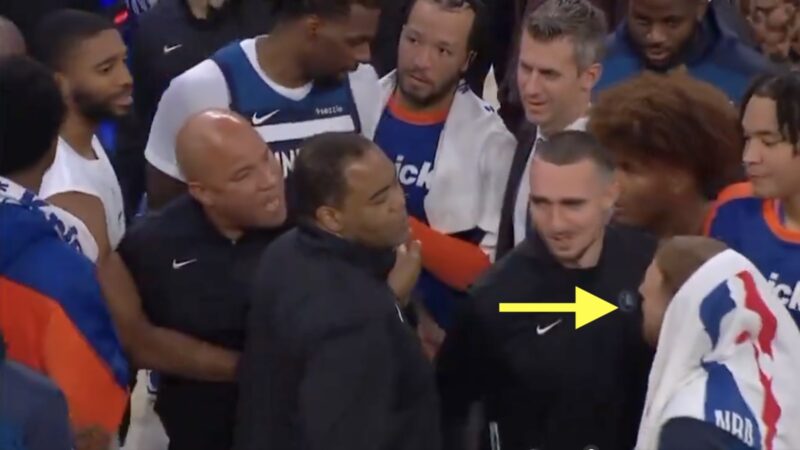 Donte DiVincenzo and Rick Brunson exchange words during Knicks-Timberwolves preseason game