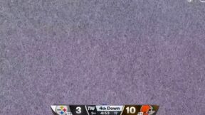 Snow coming down in the Steelers-Browns game