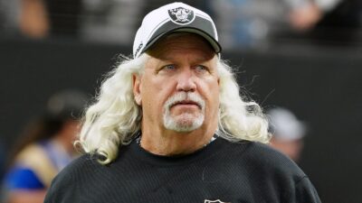 Rob Ryan in a hat