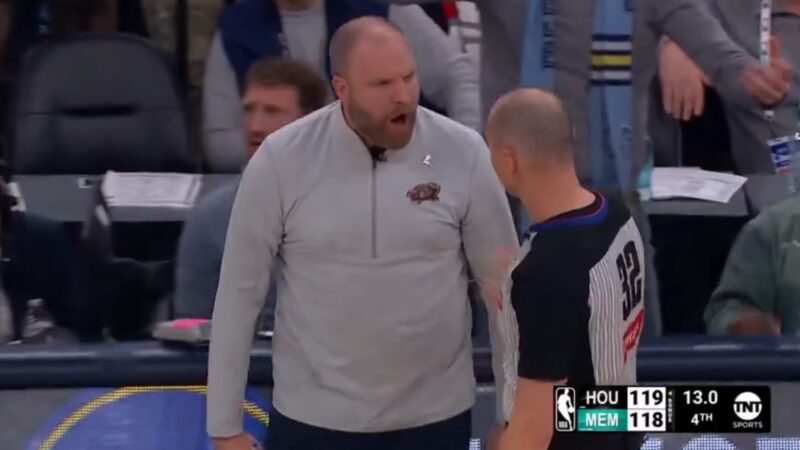 Taylor Jenkins yelling at a referee