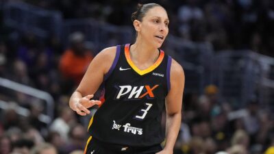 Diana Taurasi in her Phoenix jersey