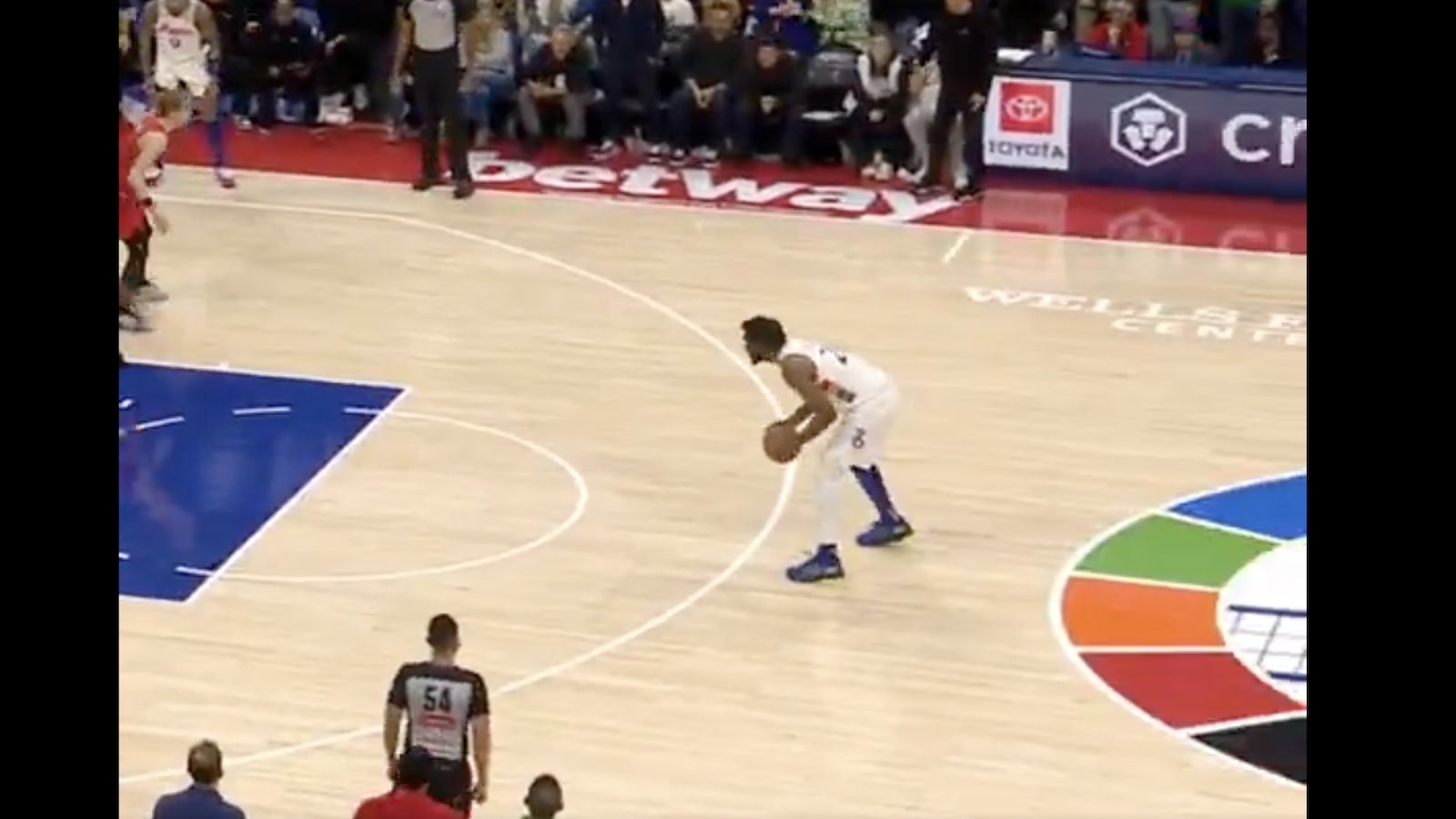 76ers center Joel Embiid with a wide-open shot