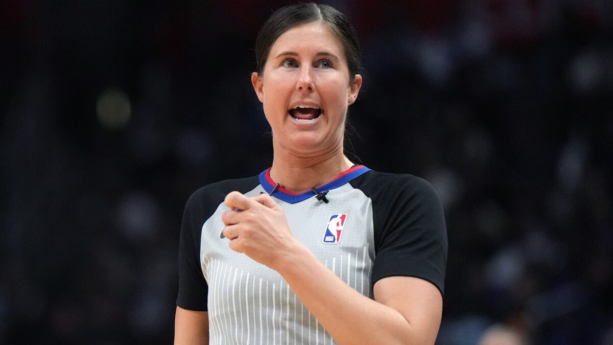 Cavs player calls out female referee for bad performance
