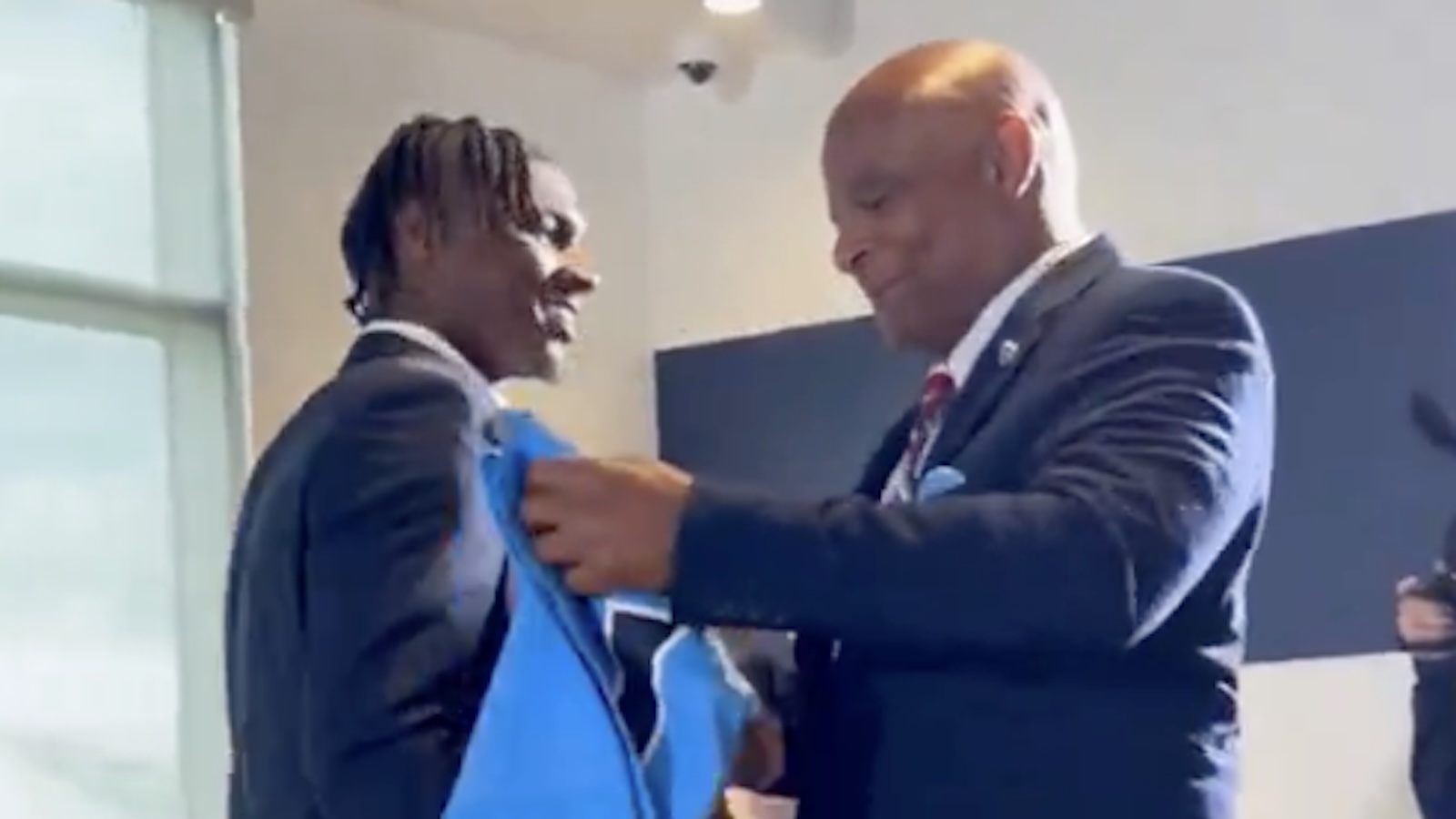 Warren Moon crashes Cam Ward's press conference