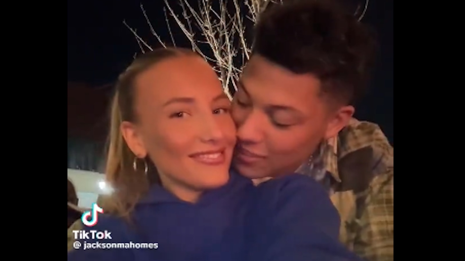 Jackson Mahomes kisses Shyanne Blankenship