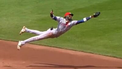 Elly De La Cruz in the air