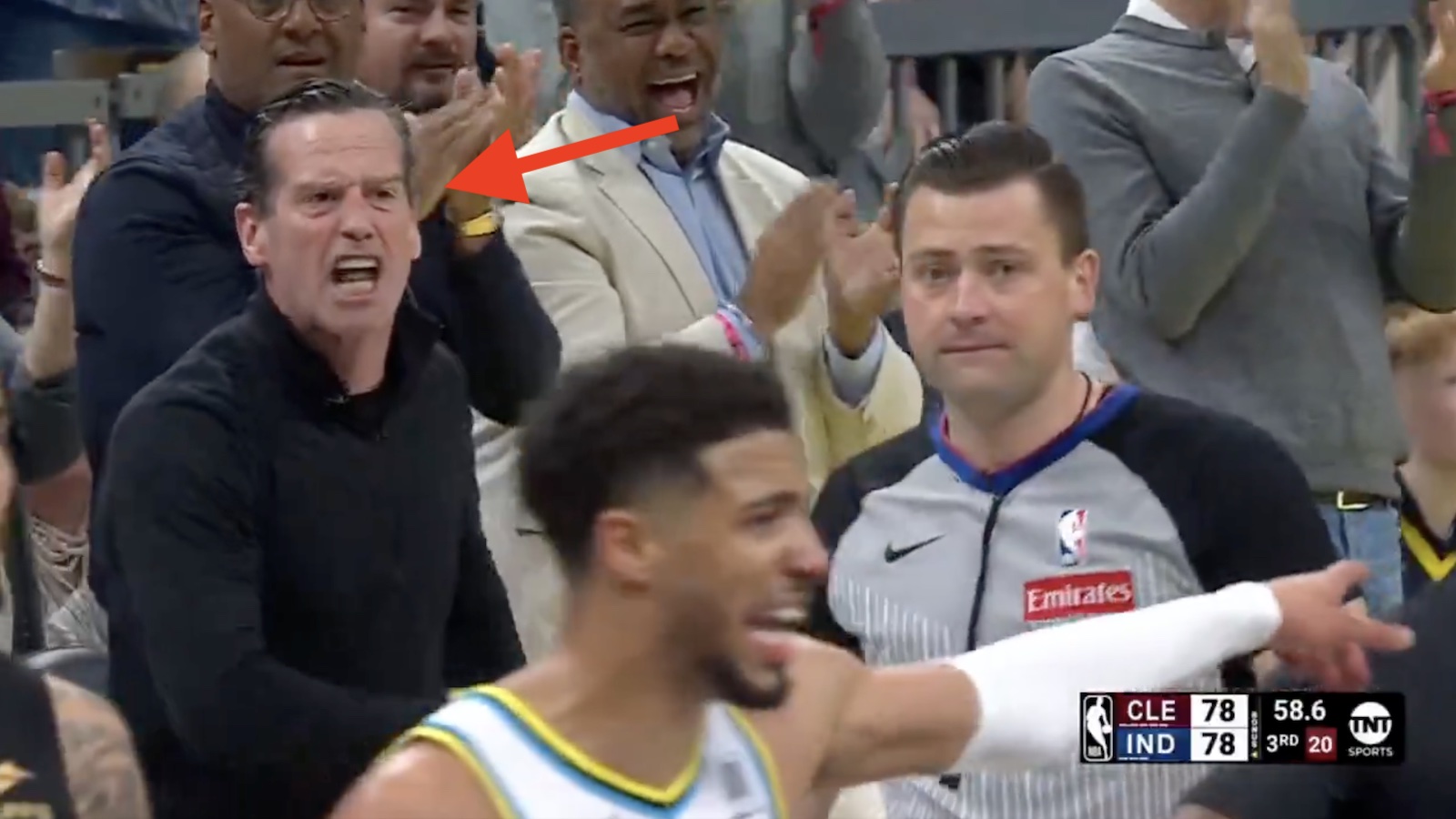 Cavaliers coach Kenny Atkinson screaming at a referee