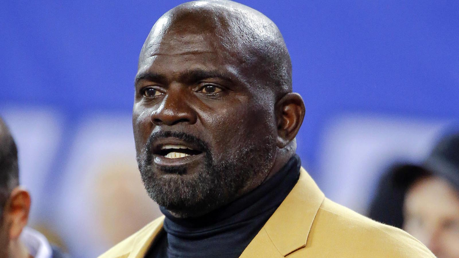 Lawrence Taylor looking on