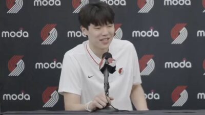 Hansen Yang at a Blazers press conference