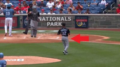 Ronny Henriquez leaving the mound with one out