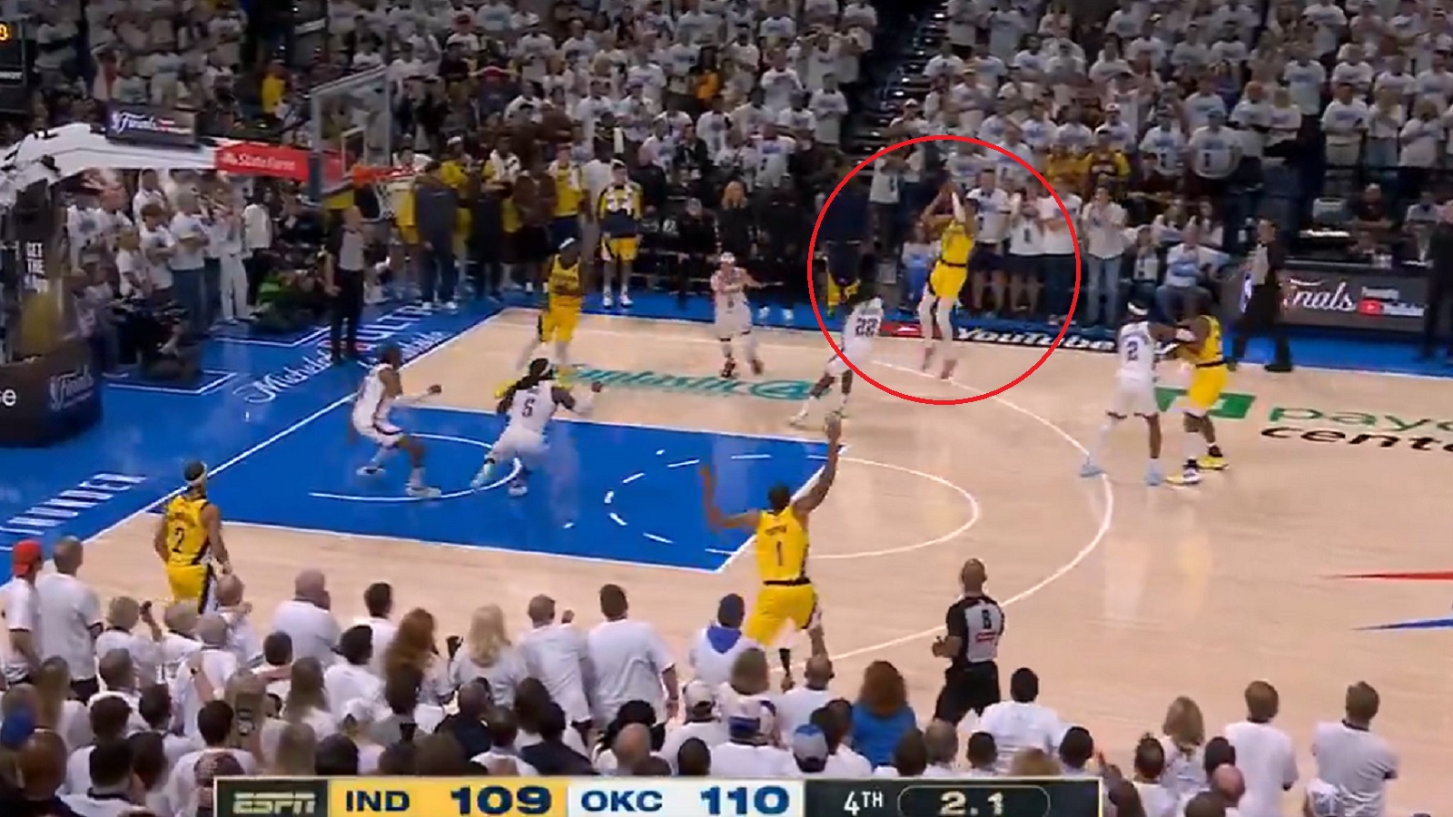 Tyrese Haliburton shoots