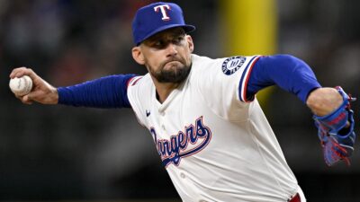 Nathan Eovaldi delivers a pitch