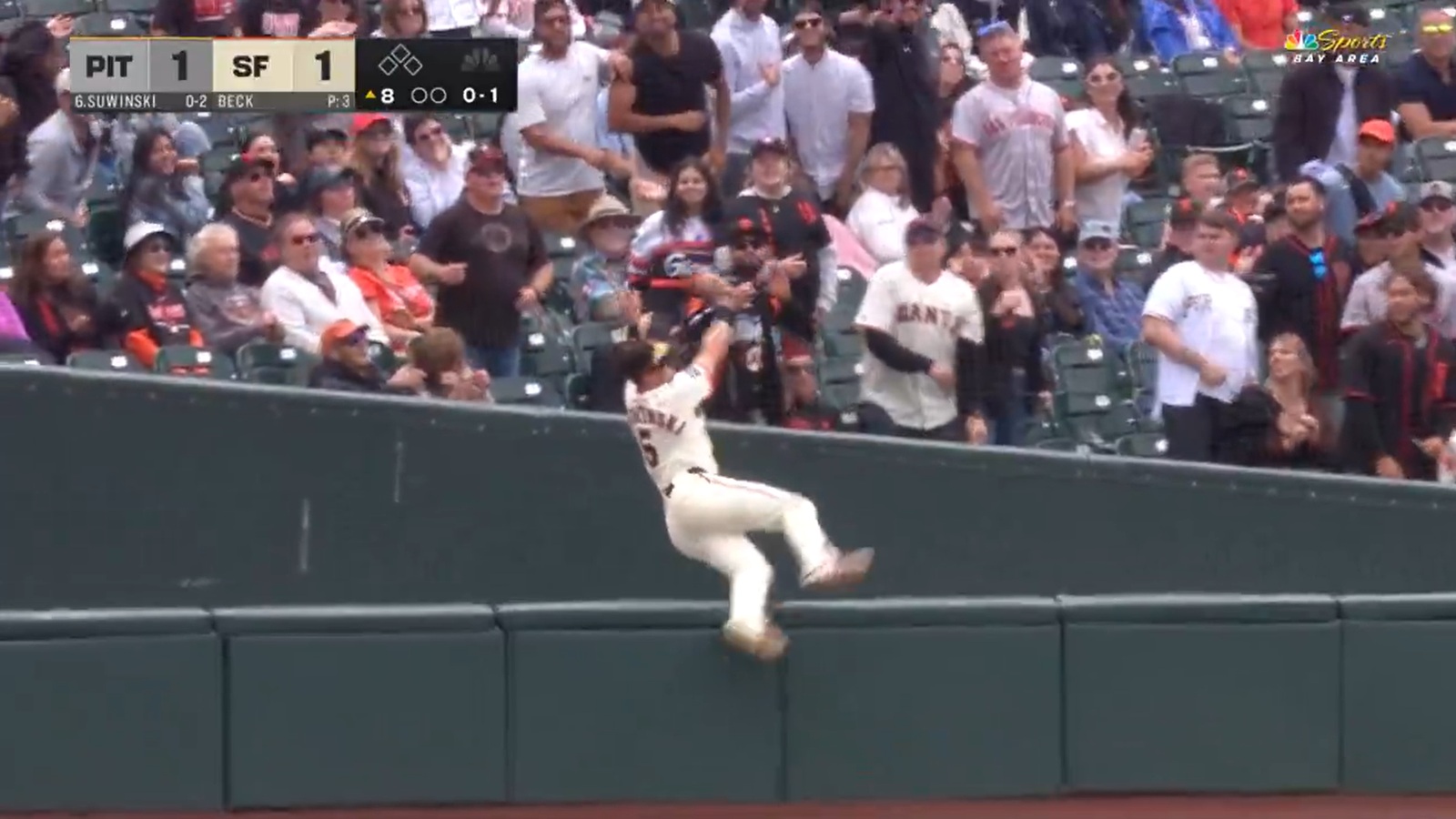 Mike Yastrzemski flying catch