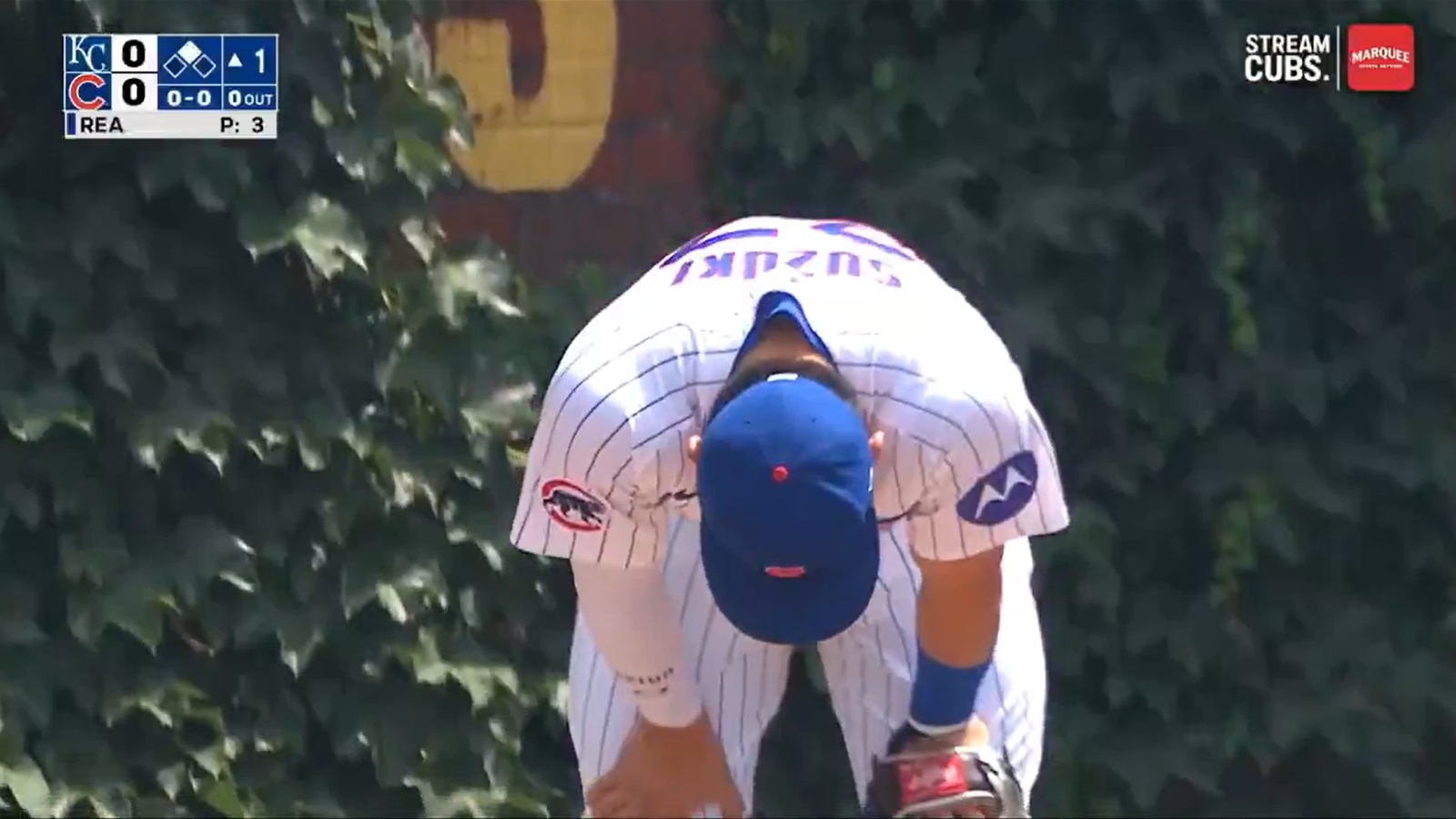 Seiya Suzuki dropped fly ball