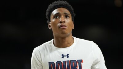 Tahaad Pettiford in warmups