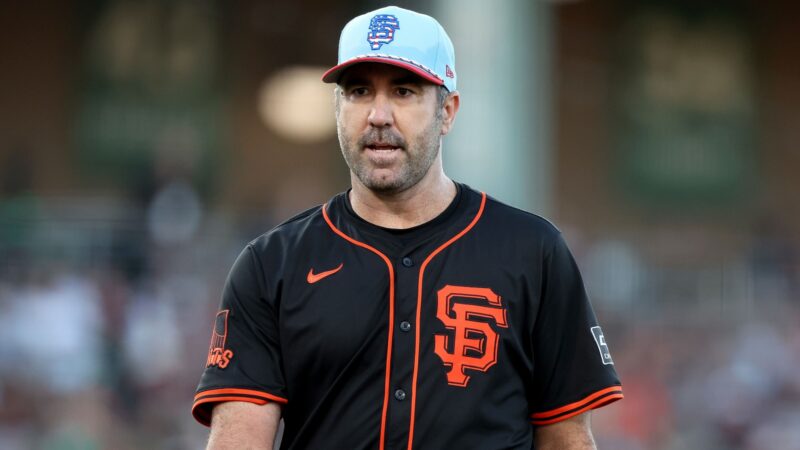 Justin Verlander in a Giants uniform