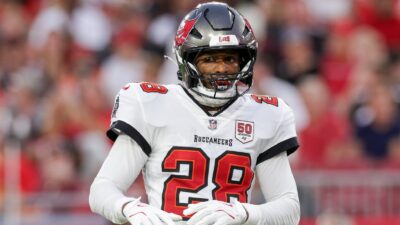 Shilo Sanders in a Bucs uniform