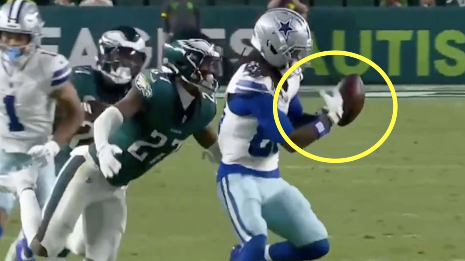 CeeDee Lamb drops a pass