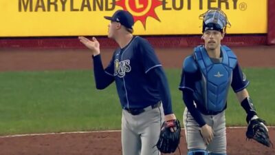 Pete Fairbanks blows a kiss