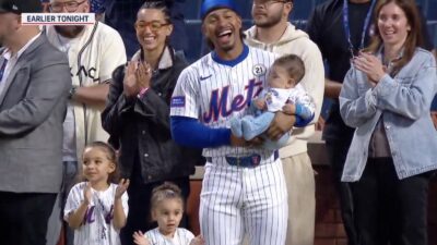 Mets star Francisco Lindor cheering for his wife Katia