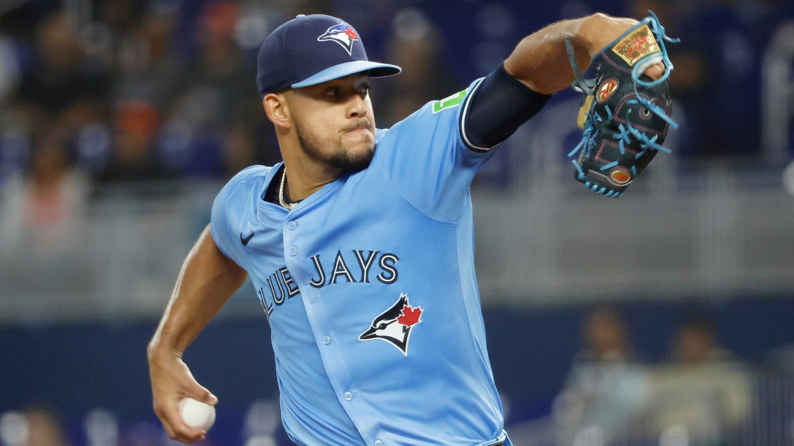 Jose Berrios throwing a pitch