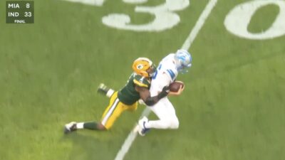 Micah Parsons records his first sack in a Packers uniform