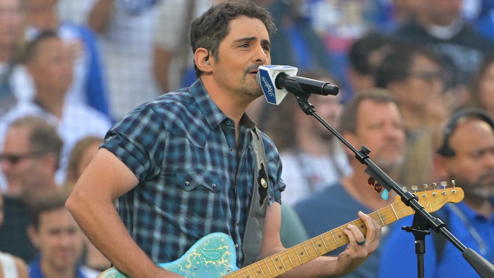 Brad Paisley performing the national anthem