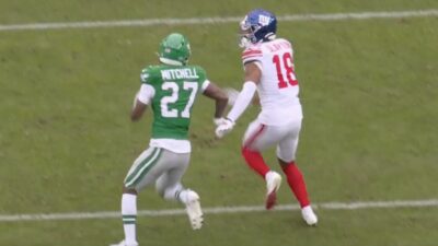 Darius Slayton and Quinyon Mitchell fight for position