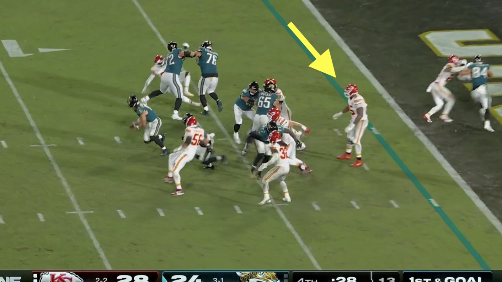 Chiefs star Chris Jones giving minimal effort during decisive Jaguars play