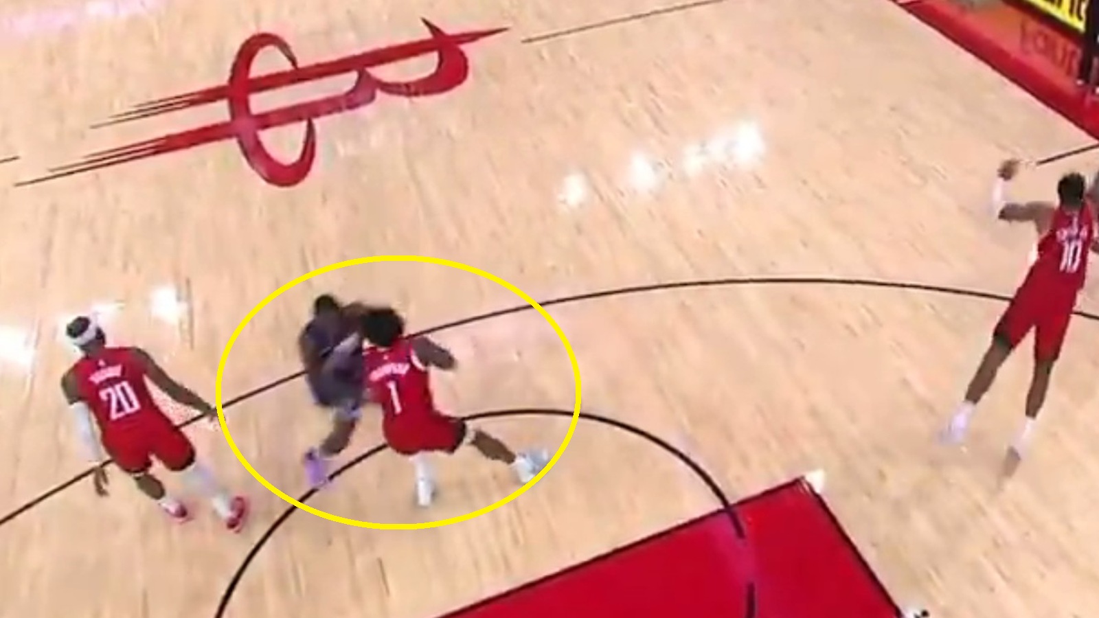 Jalen Duren elbowing Amen Thompson