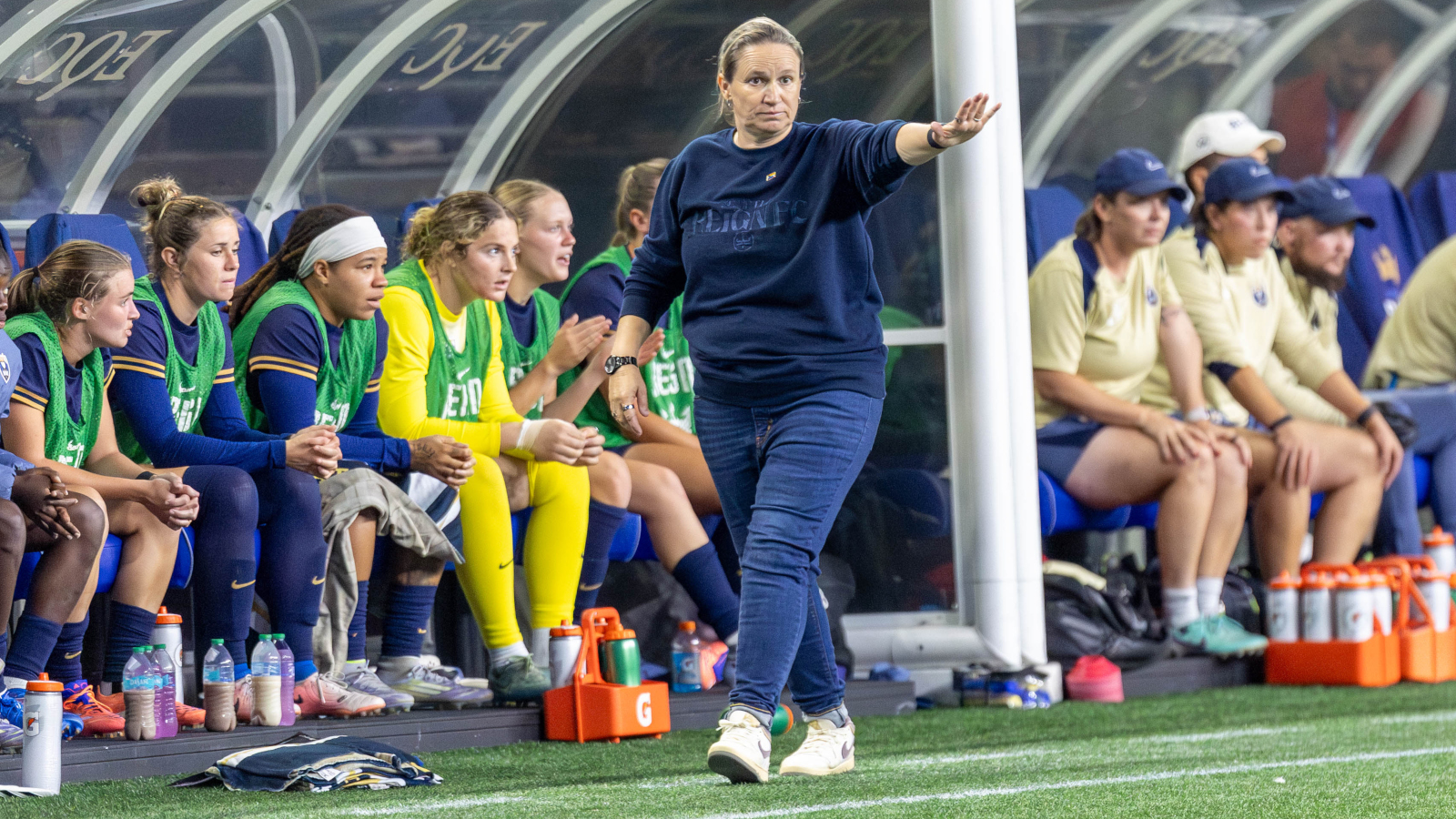 Laura Harvey on the sideline