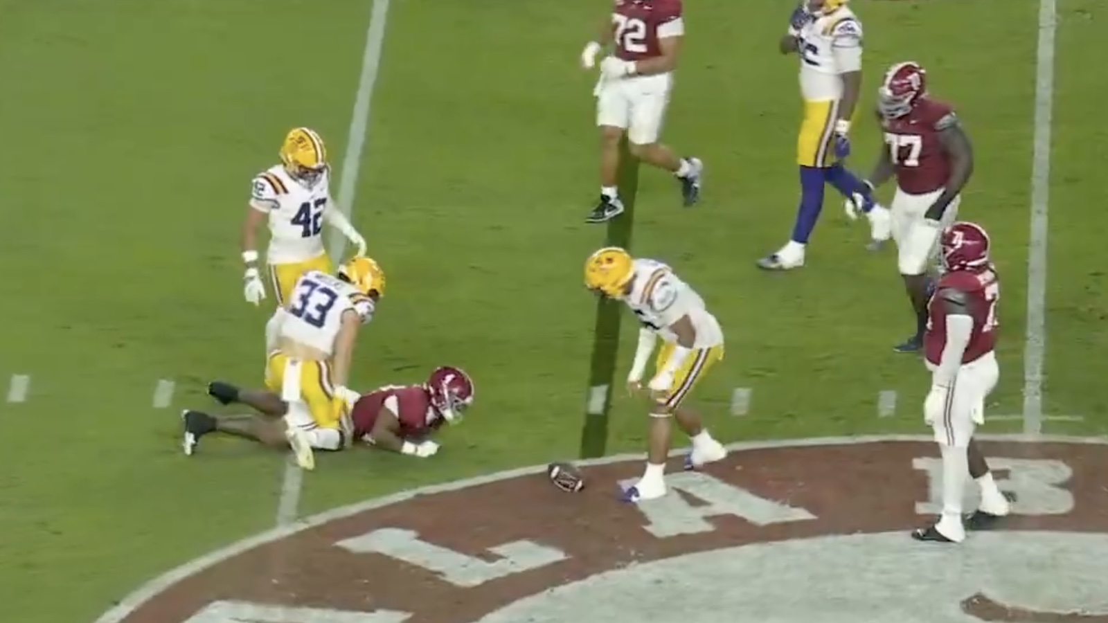 Alabama running back Daniel Hill drops a pass