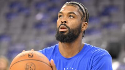 D'Angelo Russell warming up