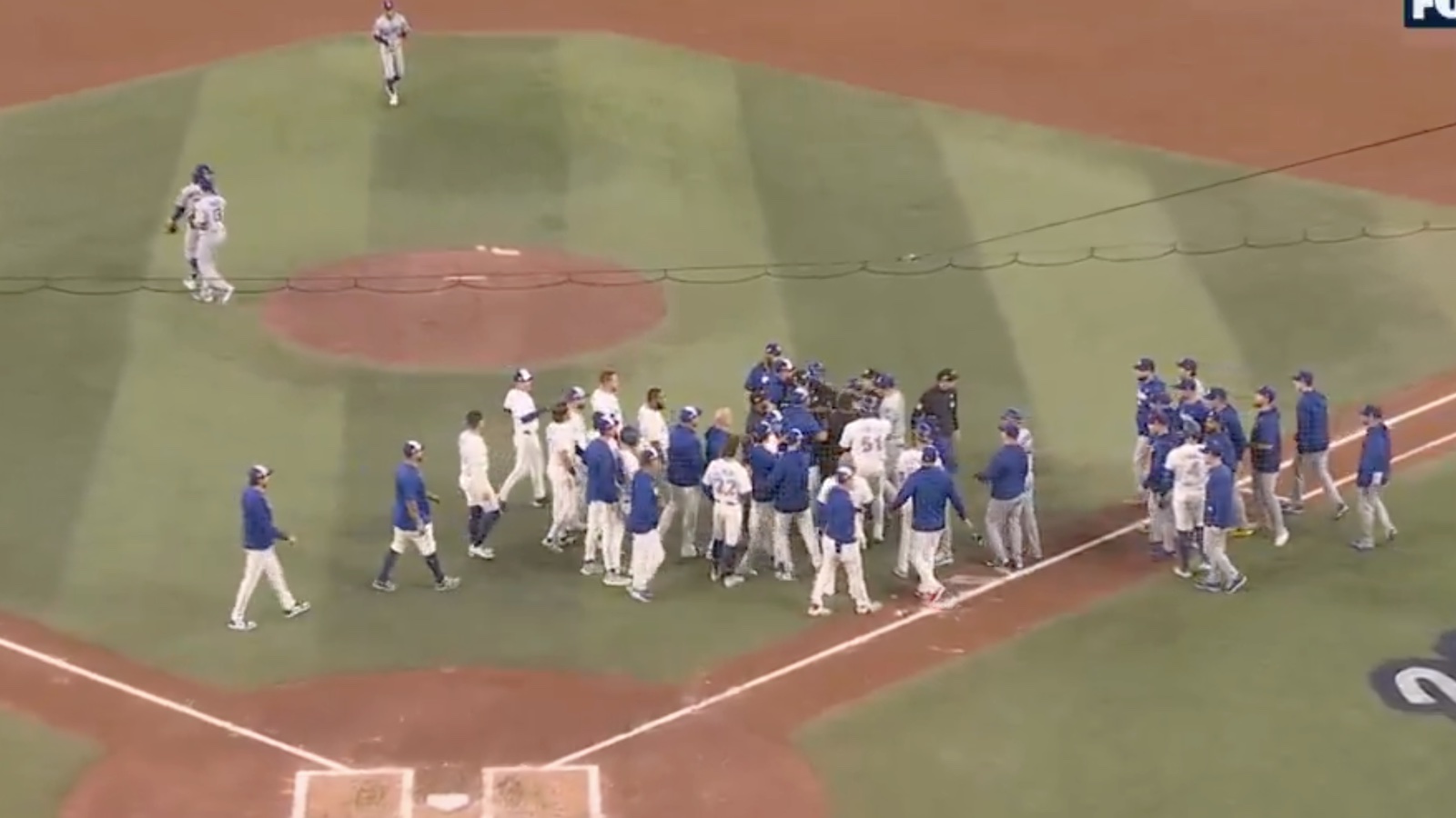 Dodgers and Blue Jays benches clear in scrum during Game 7 of the World Series