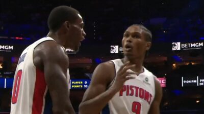 Jalen Duren yelling at Ausar Thompson