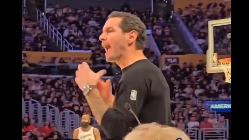 JJ Redick yelling at a referee