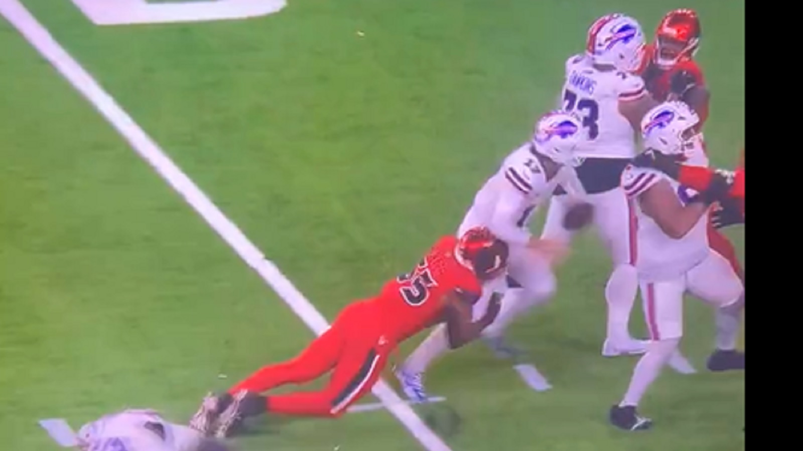 Danielle Hunter grabs Josh Allen